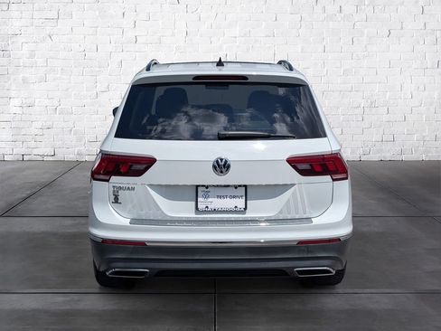Used 2021 Volkswagen Tiguan SE w/ Panoramic Sunroof Package FWD image 6