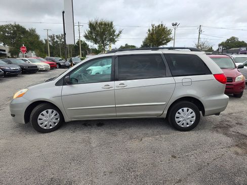 Used 2009 Toyota Sienna LE image 4