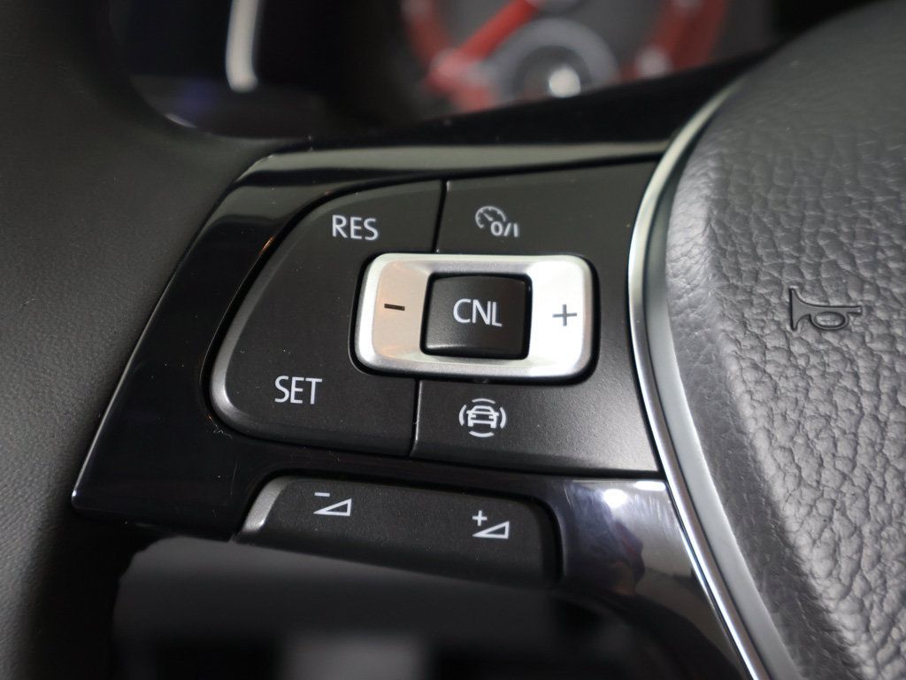 Used 2020 Volkswagen Jetta SE w/ SE Cold Weather Package FWD image 42