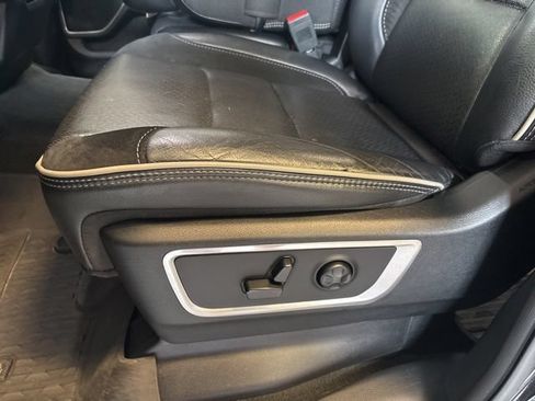 Used 2020 RAM 1500 Laramie AWD/4WD image 10