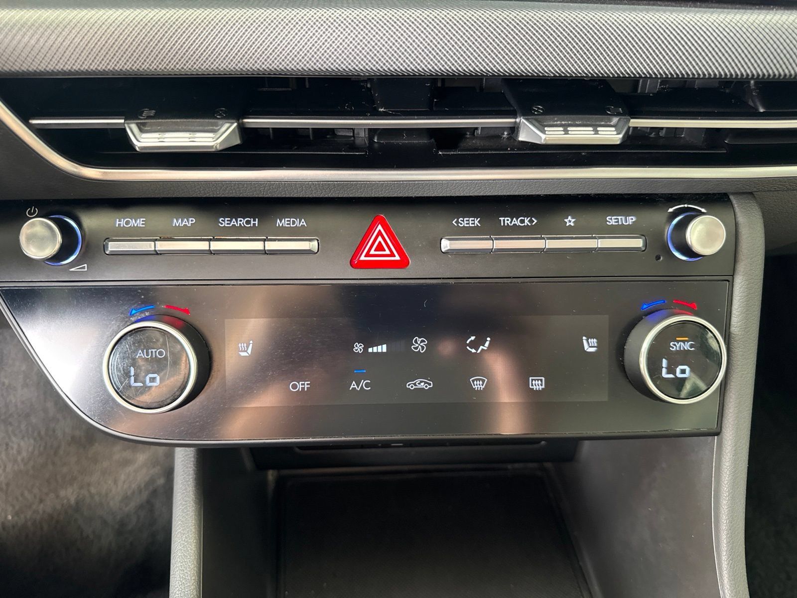 Used 2025 Hyundai Sonata SEL FWD image 27