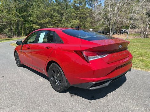 Used 2023 Hyundai Elantra SEL w/ Cargo Package image 10