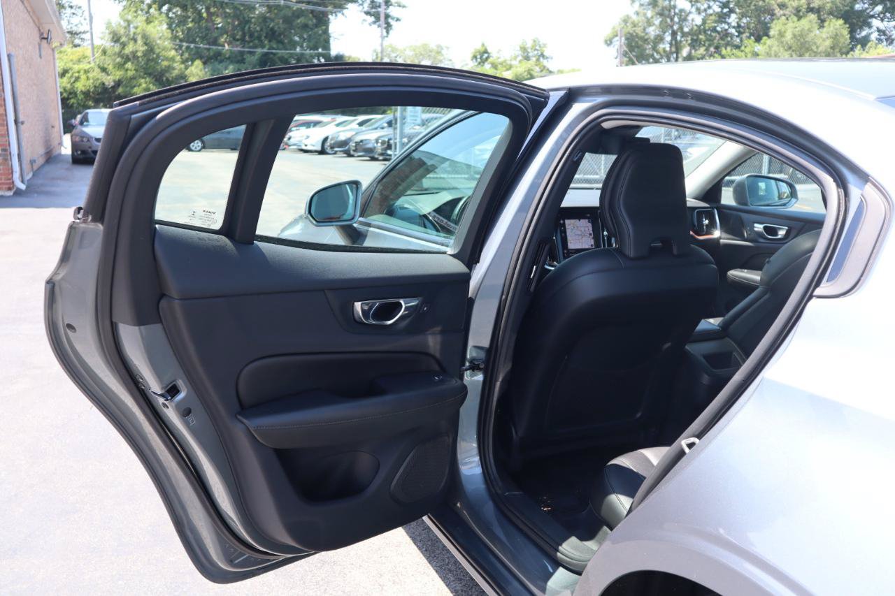 Used 2019 Volvo S60 T5 Momentum w/ Multimedia Package FWD image 15