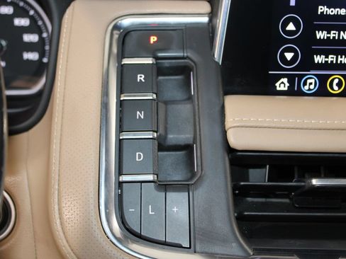 Used 2021 Chevrolet Tahoe Premier w/ Premium Package AWD/4WD image 44