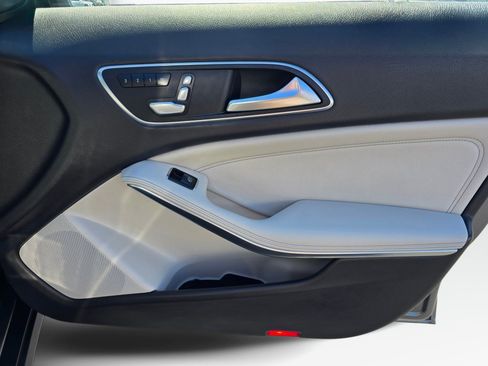 Used 2019 Mercedes-Benz GLA 250 image 27