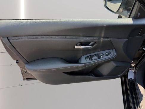 Used 2025 Nissan Sentra SV FWD image 19