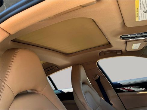 Used 2018 Porsche Panamera 4 AWD/4WD image 27