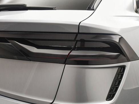 Used 2021 Audi RS Q8 w/ Black Optic Package image 25