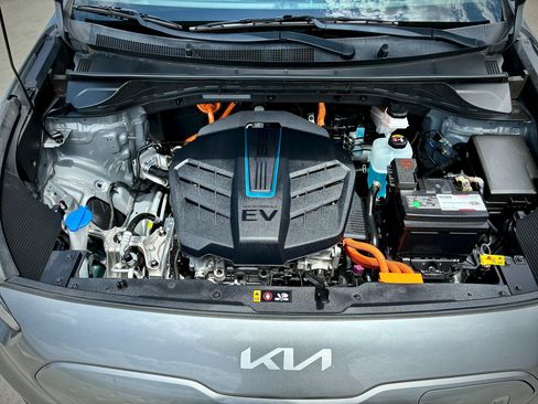 Used 2022 Kia Niro EX Premium FWD image 31