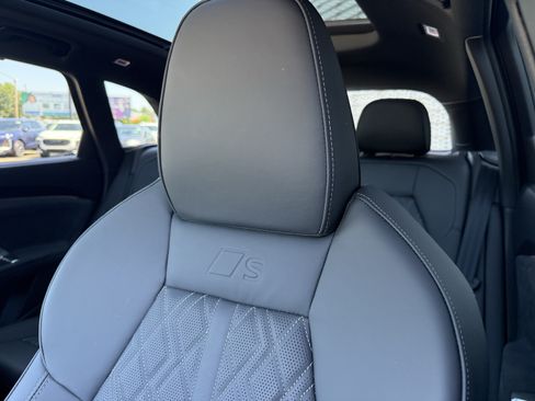 Certified 2025 Audi SQ5 Premium Plus AWD/4WD image 7