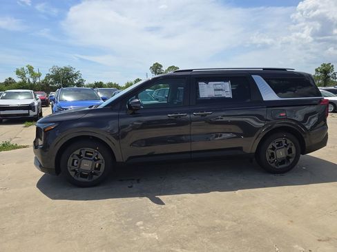 New 2026 Kia Carnival EX FWD image 5