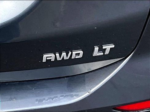 Used 2023 Chevrolet Equinox LT image 29