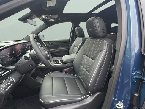 New 2026 Buick Enclave Avenir w/ Super Cruise Package image 13