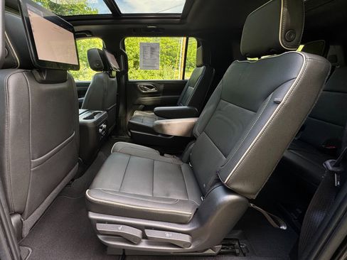 Used 2022 GMC Yukon XL SLT w/ SLT Premium Package AWD/4WD image 58