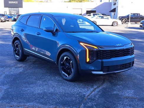 New 2026 Kia Sportage S image 2