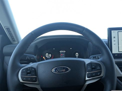 Used 2025 Ford Explorer Active w/ Active Comfort Package image 24