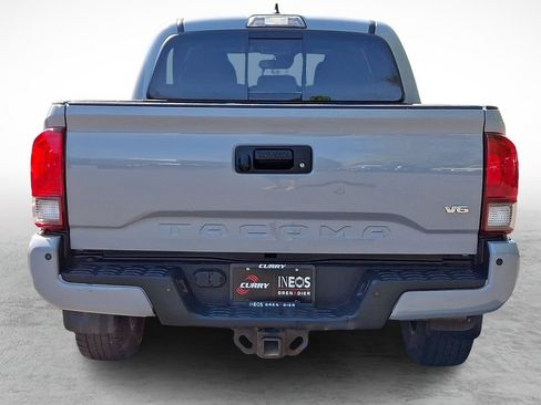 Used 2019 Toyota Tacoma TRD Sport w/ Technology Package AWD/4WD image 5