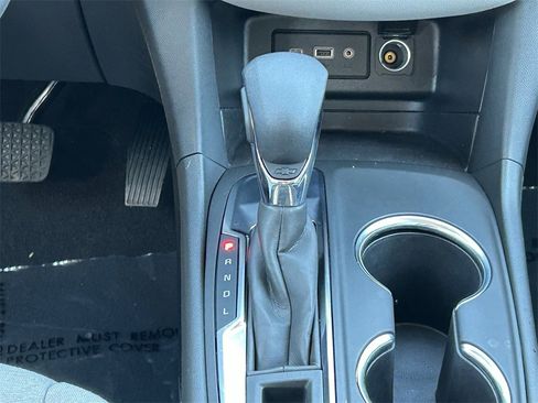 Used 2022 Chevrolet Equinox LS w/ LS Convenience Package image 17