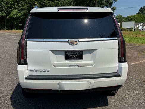 Used 2016 Cadillac Escalade Premium AWD/4WD image 35