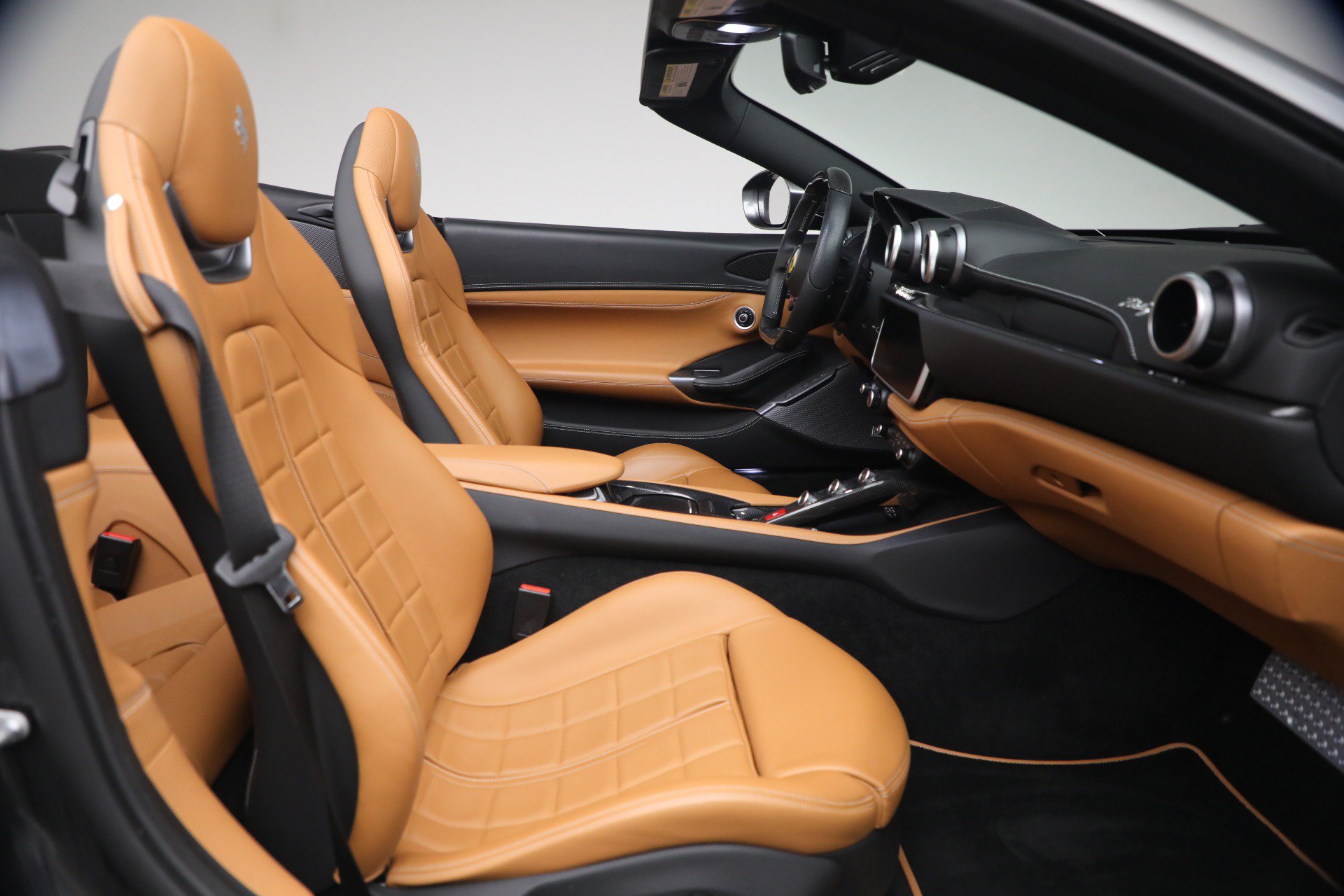 Certified 2019 Ferrari Portofino RWD image 19