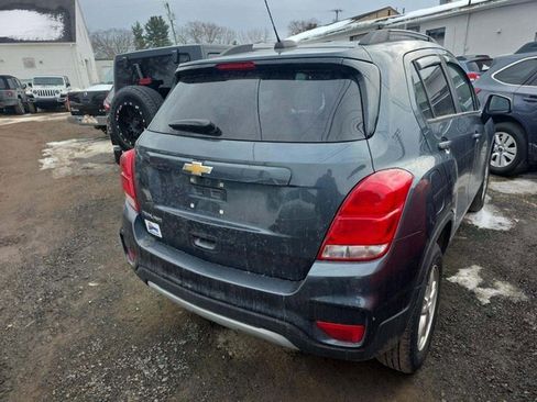 Used 2021 Chevrolet Trax LT image 2