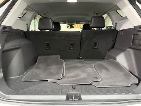 Used 2022 GMC Terrain SLT image 34