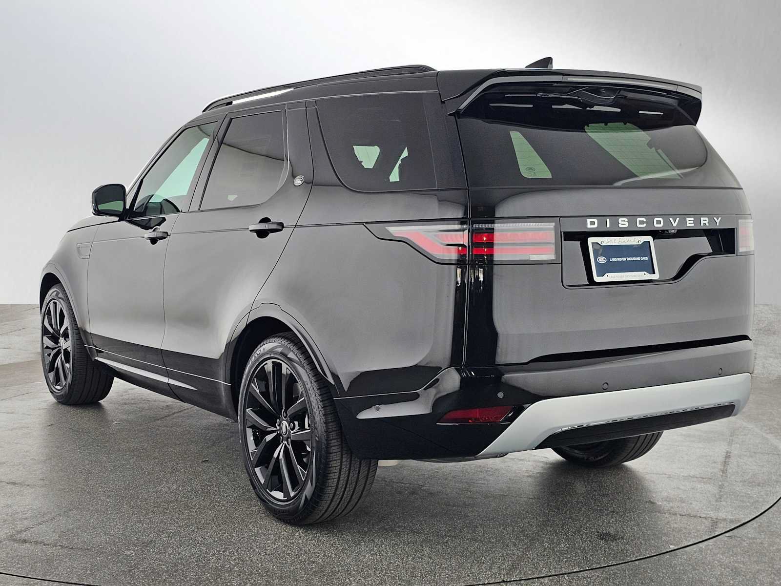 New 2026 Land Rover Discovery Limited Edition AWD/4WD image 3