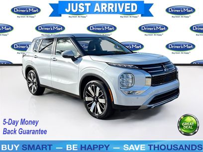 Used 2025 Mitsubishi Outlander SE