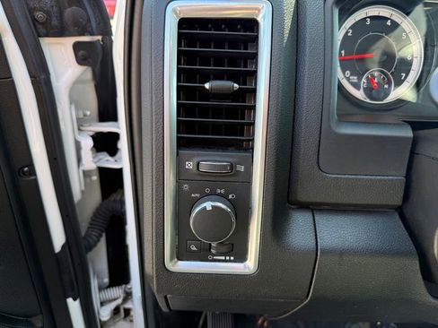 Used 2022 RAM 1500 Classic SLT RWD image 8