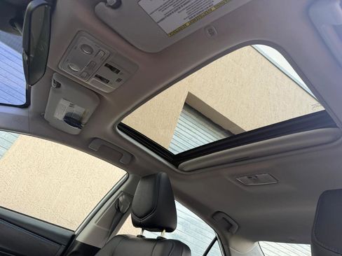 Used 2017 Toyota Corolla SE w/ SE Premium Package image 15