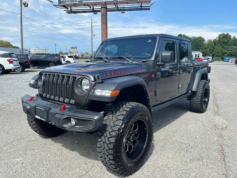 Used 2021 Jeep Gladiator Rubicon w/ Trailer Tow Package AWD/4WD image 9