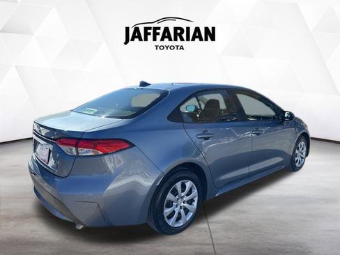 Certified 2021 Toyota Corolla LE image 5