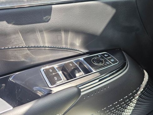Used 2024 Cadillac Lyriq Tech RWD image 29