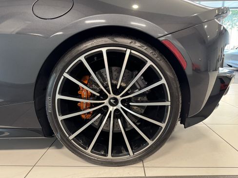 Used 2022 McLaren GT image 19