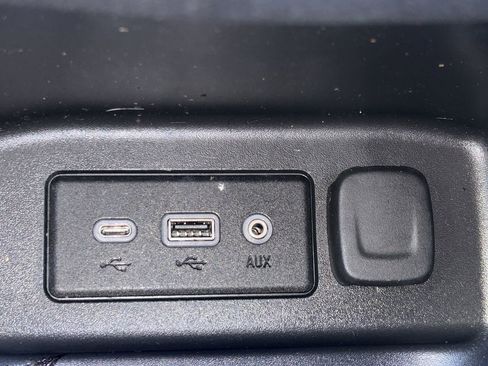 Used 2019 Chevrolet Equinox LT w/ Driver Convenience Package FWD image 16