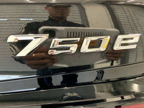 Certified 2024 BMW 750e xDrive w/ Executive Package image 7