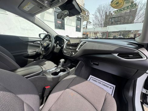 Used 2024 Chevrolet Malibu LT image 30