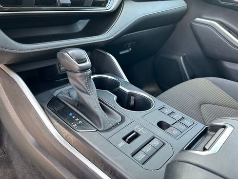 Used 2023 Toyota Highlander LE image 21