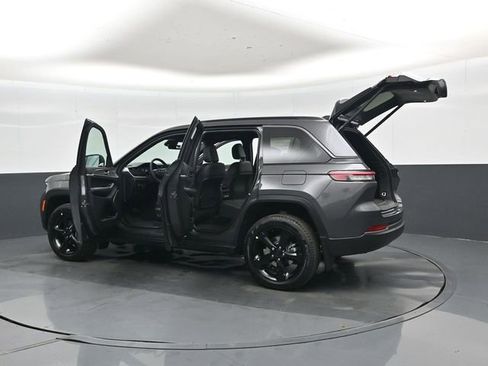 New 2026 Jeep Grand Cherokee Limited w/ Limited Altitude Package AWD/4WD image 48