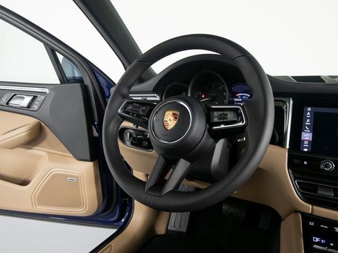 New 2026 Porsche Macan image 29