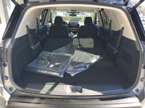 New 2026 Nissan Pathfinder SV image 5