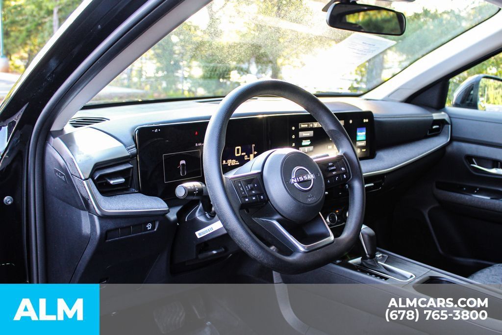 Used 2025 Nissan Kicks SV FWD image 24