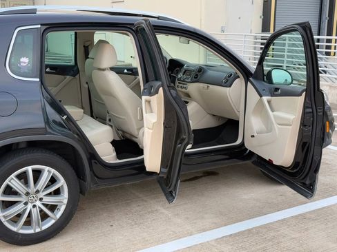 Used 2014 Volkswagen Tiguan SEL AWD/4WD image 17