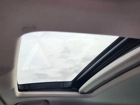 Used 2019 Honda Accord EX image 24