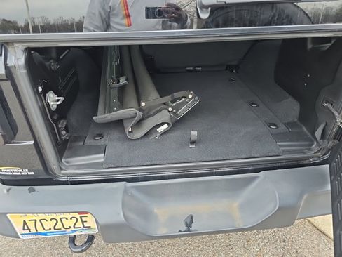 Used 2021 Jeep Wrangler Unlimited Sport w/ Technology Group image 12