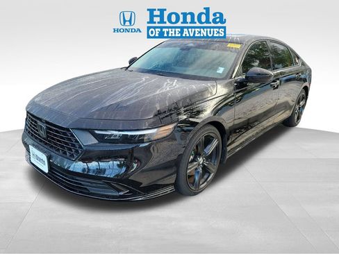 Used 2023 Honda Accord Sport image 3