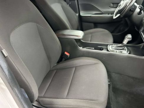 Used 2025 Hyundai Kona SEL FWD image 26