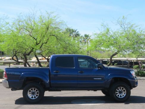 Used 2015 Toyota Tacoma PreRunner w/ TRD Off-Road Package image 3