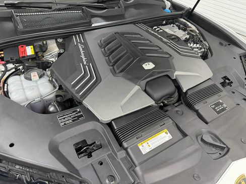 Used 2022 Lamborghini Urus AWD/4WD image 60