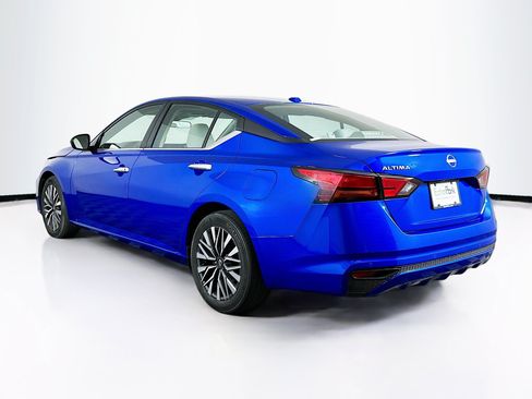Used 2025 Nissan Altima 2.5 SV FWD image 5